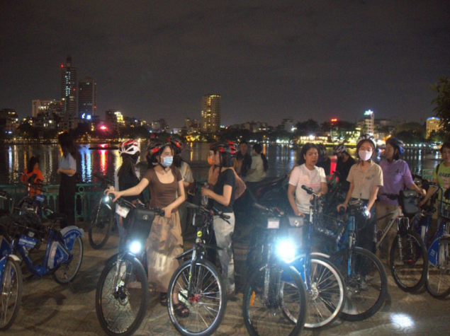 Night bicycle Tour Thang Long-Ha Noi 01