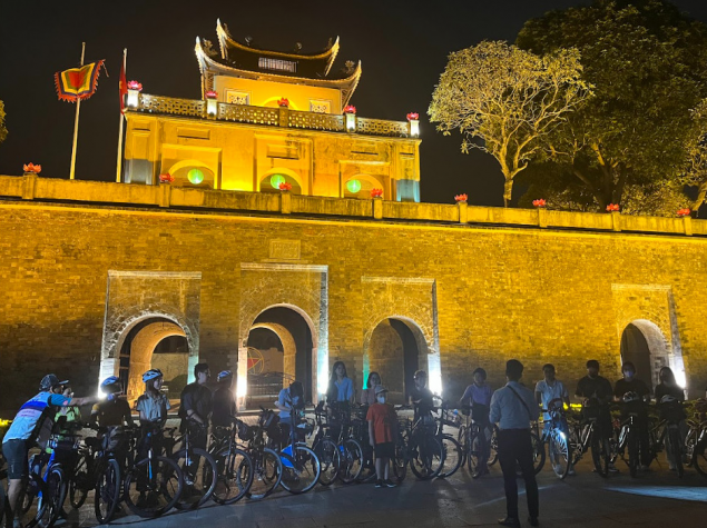 Night bicycle Tour Thang Long-Ha Noi 01